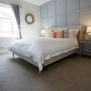 Holiday home The Bishy By Chateau Anna, Centre & Free Parking, York