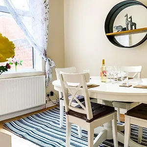 Lodge The Warwick - Quaint Victorian With Free Parking, York